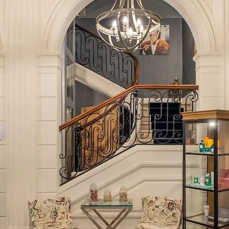 Le Boutique & Μπορντό